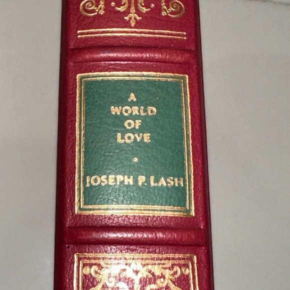 A World of Love Joseph P Lash Signed First Edition Franklin Library 1984 Leather - Picture 10 of 15